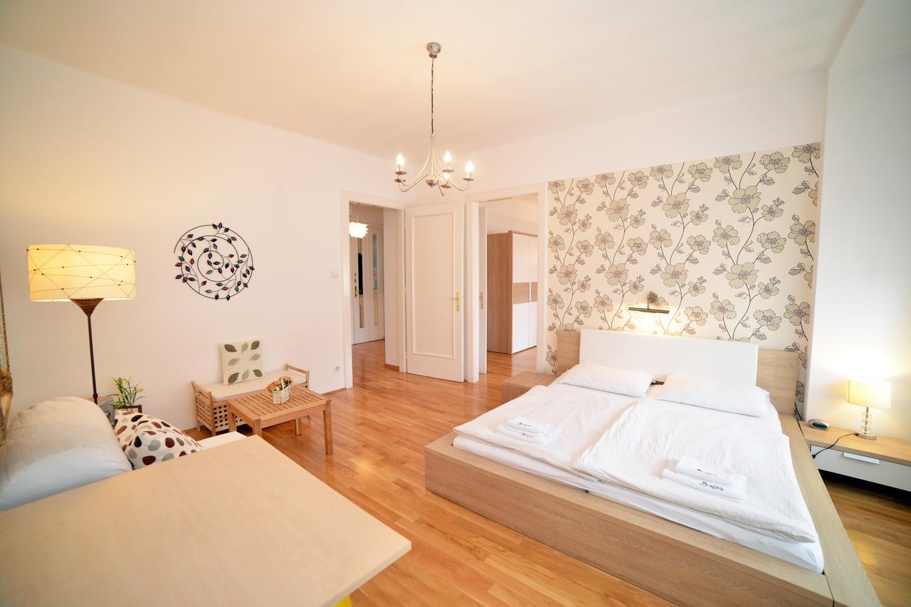 Downtown Apartment Zagreb Bagian luar foto