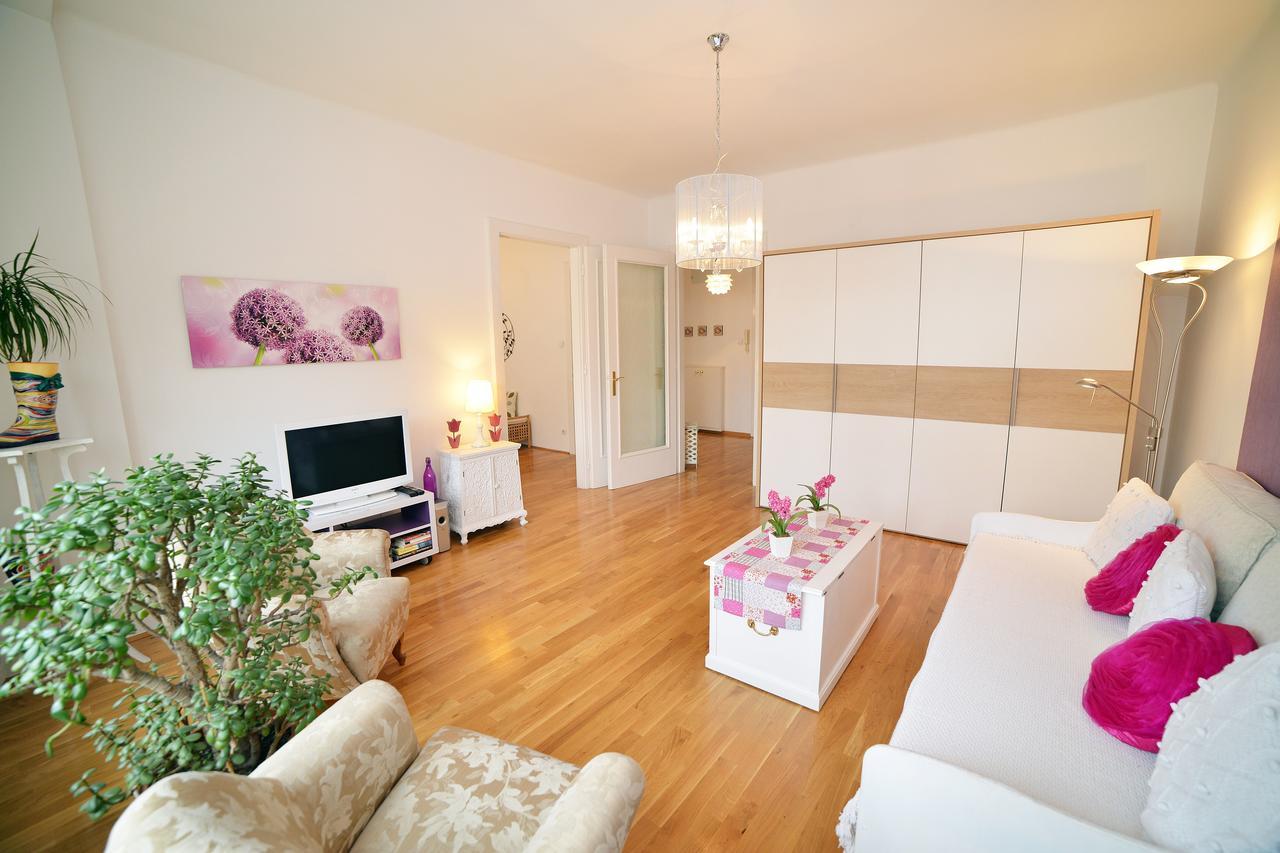 Downtown Apartment Zagreb Bagian luar foto